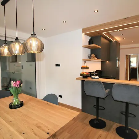 Christine By Interhome